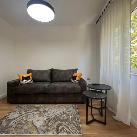 Lana Studio Apartment Tiranë Ngoại thất bức ảnh