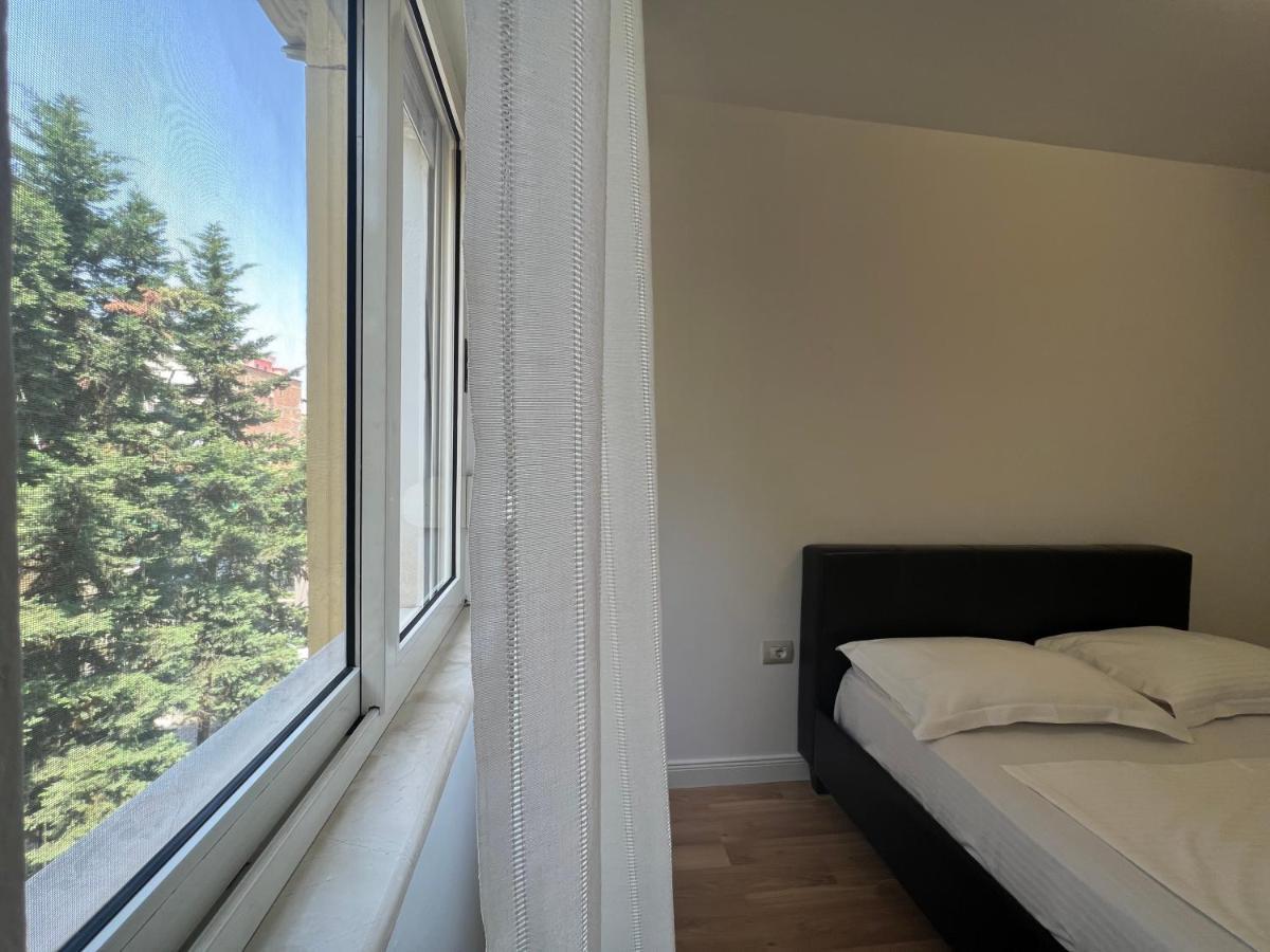 Lana Studio Apartment Tiranë Ngoại thất bức ảnh
